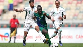 世中北美预半场：冈萨雷斯造杀机，危地马拉暂0-0苏里南（世预赛中北美区半场：冈萨雷斯屡造险情，危地马拉暂0-0苏里南）