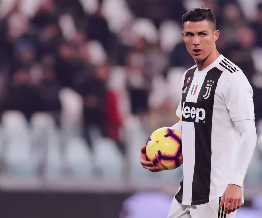 西媒：巴萨向欧足联提交报告，控诉法兰克福球迷破坏球场设施